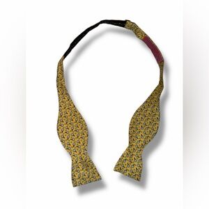 Vineyard Vines Yellow Tennis Racket Print 100% Silk Adjustable Bow Tie USA Made